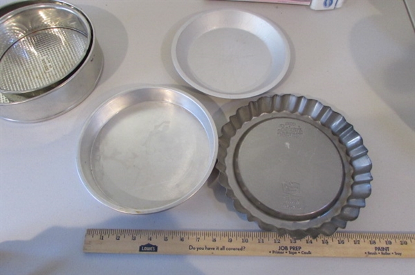 VARIOUS CAKE PANS AND DECORATING ITEMS