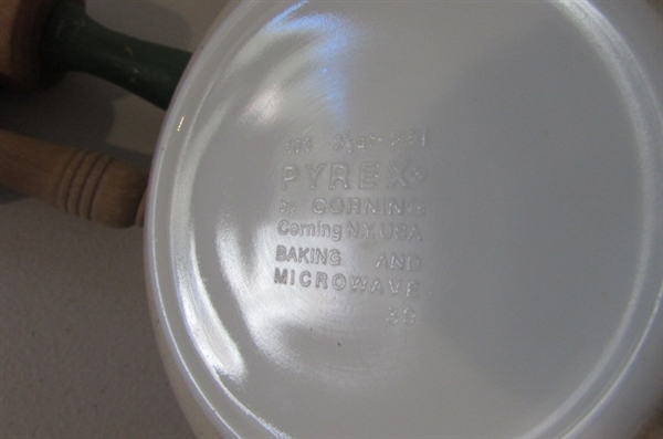 VINTAGE PYREX BOWL WITH PYREX AND GLASBAKE PIE PANS. ALSO 2 WOODEN ROLLING PINS AND A PERFECT PIE CRUST