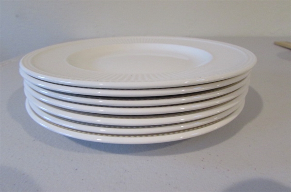 28 PIECES CREAM WEDGWOOD ENGLAND DISHWARE