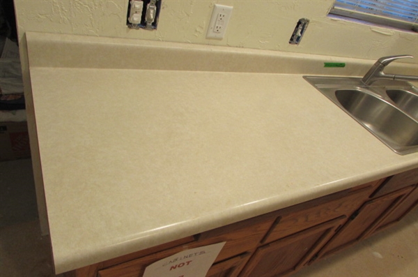 KITCHEN COUNTERTOP & SINK