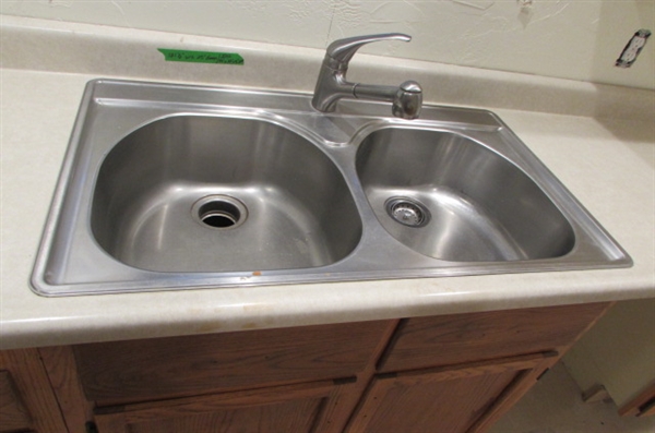 KITCHEN COUNTERTOP & SINK