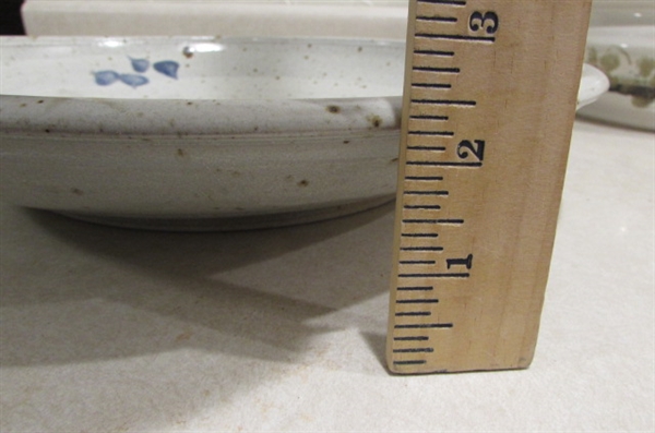 STONEWARE LARGE BOWL AND POT WITH HANDLES AND LID