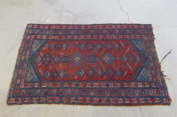 WOVEN THROW RUG