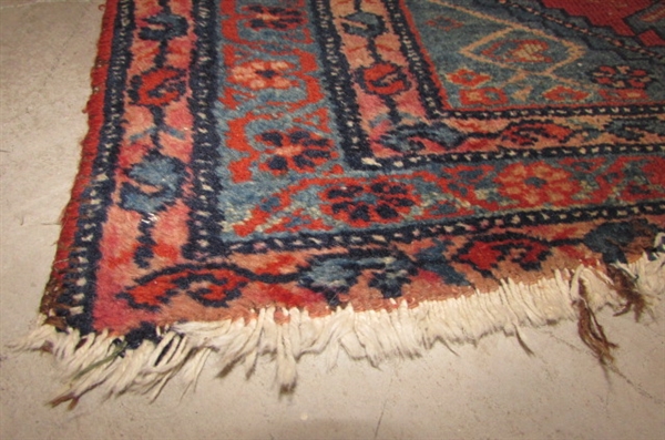 WOVEN THROW RUG