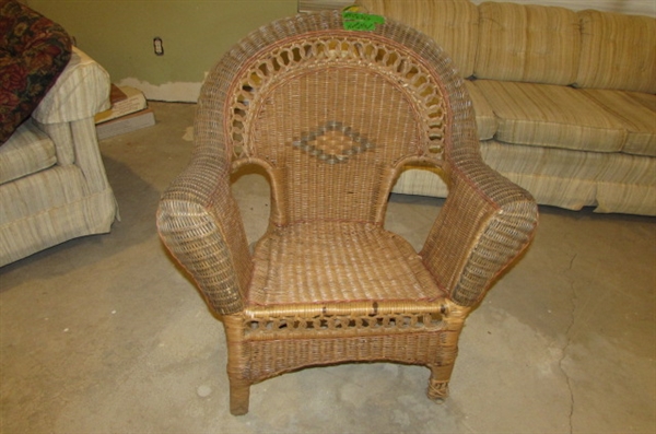 WICKER CHAIR WITH FLORAL SEAT CUSHION