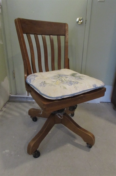 VINTAGE WOOD OFFICE CHAIR ON WHEELS WITH PADDED FLORAL CUSHION