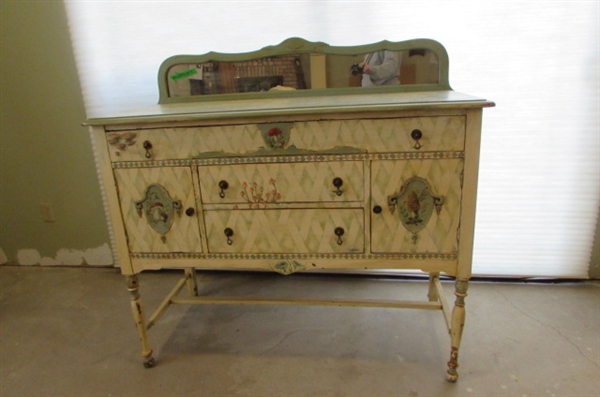 ANTIQUE HAND PAINTED MUSHROOM THEME BUFFET