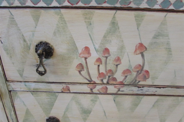 ANTIQUE HAND PAINTED MUSHROOM THEME BUFFET