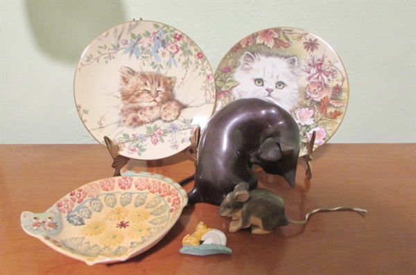 BRASS CAT STATUE WITH WOODEN MOUSE AND DECORATIVE CAT PLATES AND A BOWL