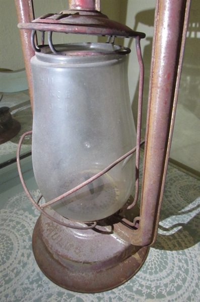 PAUL'S VINTAGE OIL LANTERN