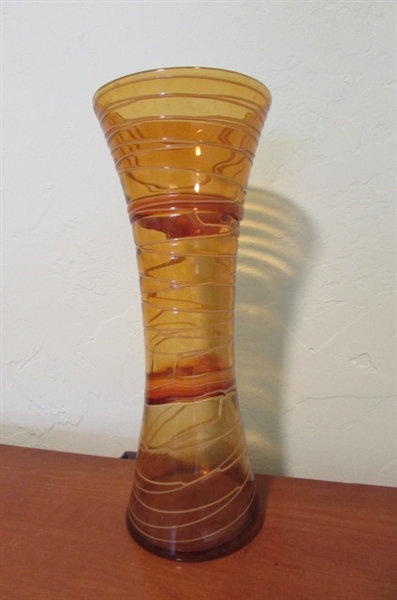 SWIRL GLASS VASES