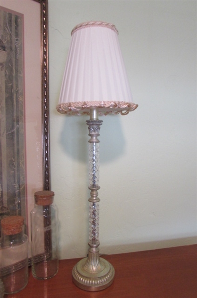 FLORAL PRINT LAMP AND VASES