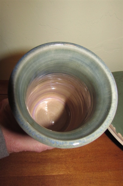 FROG BOWL WITH MATCHING VASE, AND A SEPERATE FROG PLATTER