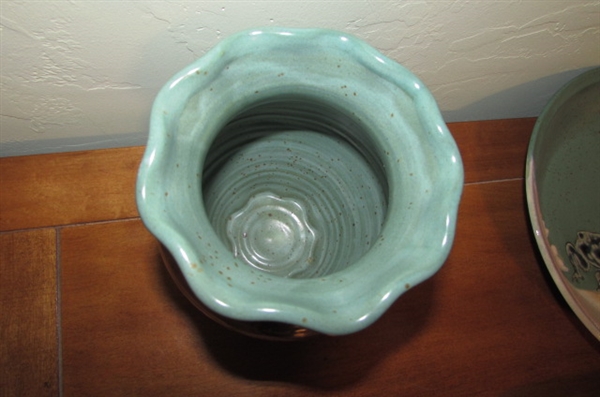 FROG BOWL WITH MATCHING VASE, AND A SEPERATE FROG PLATTER