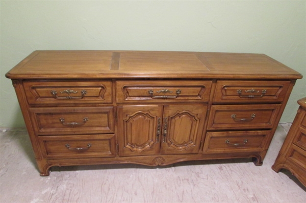 LOVELY 9 DRAWER MAPLE DRESSER