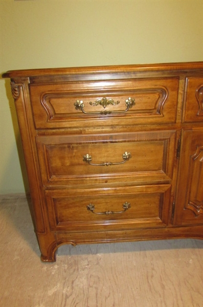 LOVELY 9 DRAWER MAPLE DRESSER