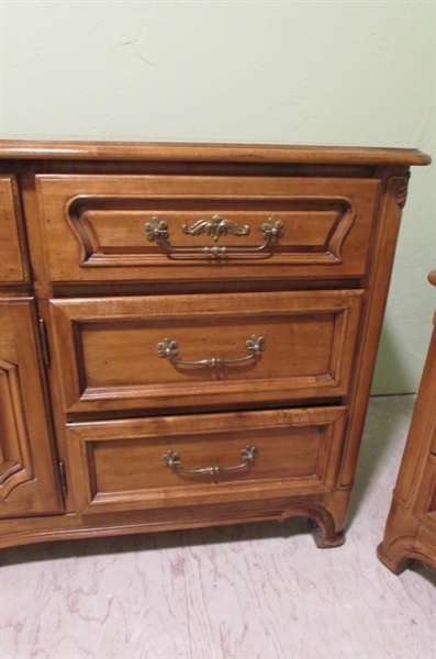 LOVELY 9 DRAWER MAPLE DRESSER