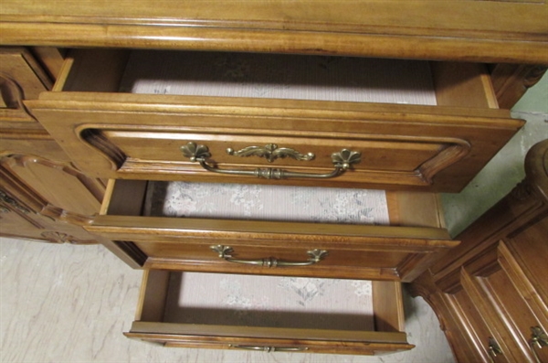 LOVELY 9 DRAWER MAPLE DRESSER