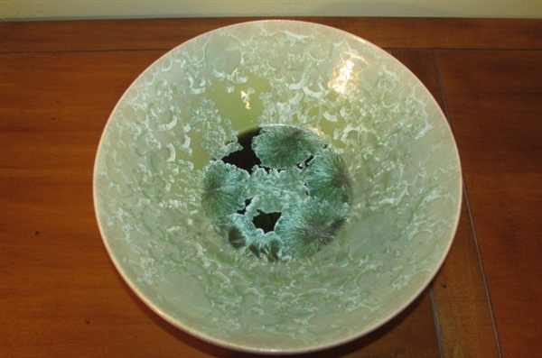 MURANO LIGHT GREEN RUFFLED DISH & CERAMIC BOWL