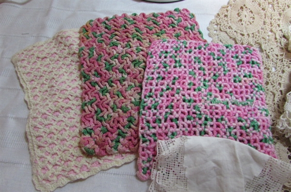 ASSORTMENT OF DOILIES