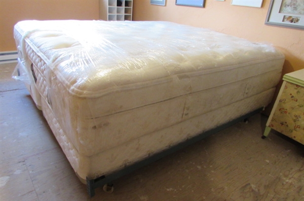 KING SIZE PILLOWTOP MATTRESS/BOX SPRINGS W/METAL FRAME