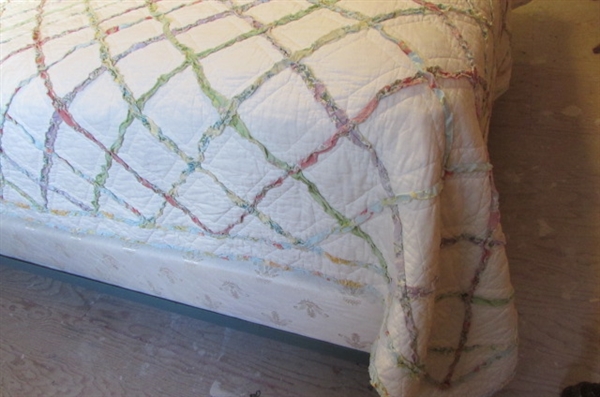 DIAMOND PASTEL QUILT