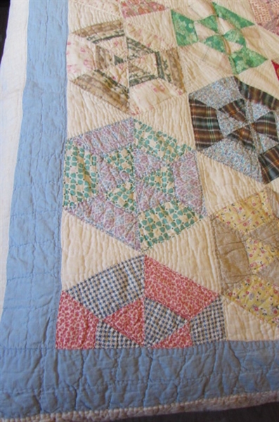 BEAUTIFUL HANDMADE ANTIQUE OCTAGON PATTERN QUILT