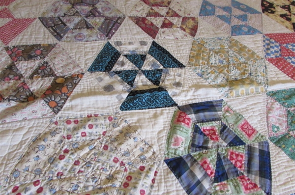 BEAUTIFUL HANDMADE ANTIQUE OCTAGON PATTERN QUILT