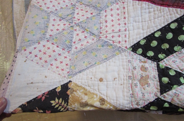 BEAUTIFUL HANDMADE ANTIQUE OCTAGON PATTERN QUILT