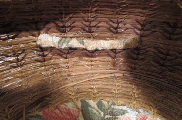 ROUND PINE NEEDLE BASKETS AND WOOD TURNED BUD VASE