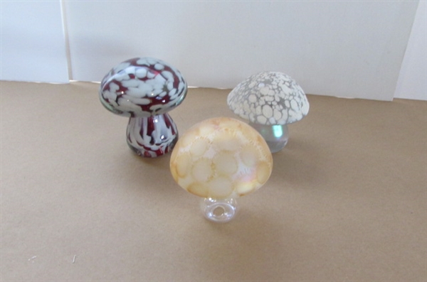 GLASS MUSHROOMS