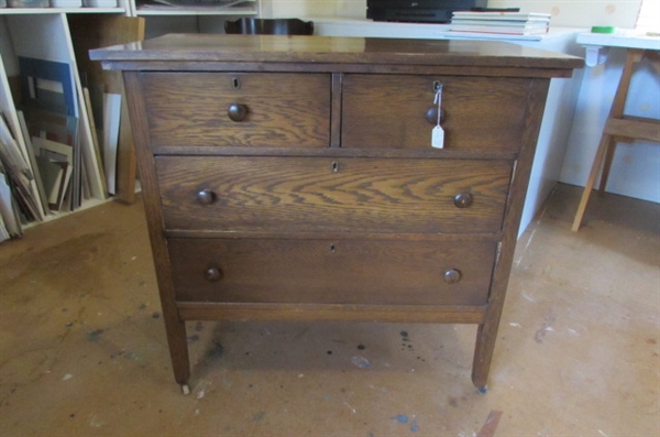 ANTIQUE OAK 4 DRAWER CHEST