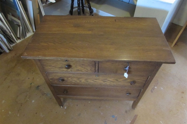 ANTIQUE OAK 4 DRAWER CHEST