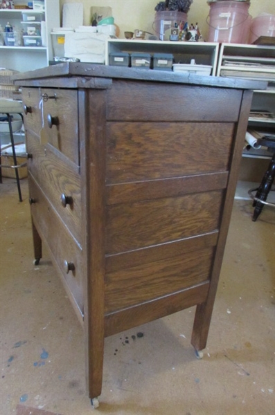 ANTIQUE OAK 4 DRAWER CHEST