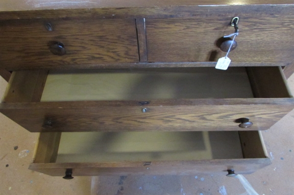 ANTIQUE OAK 4 DRAWER CHEST