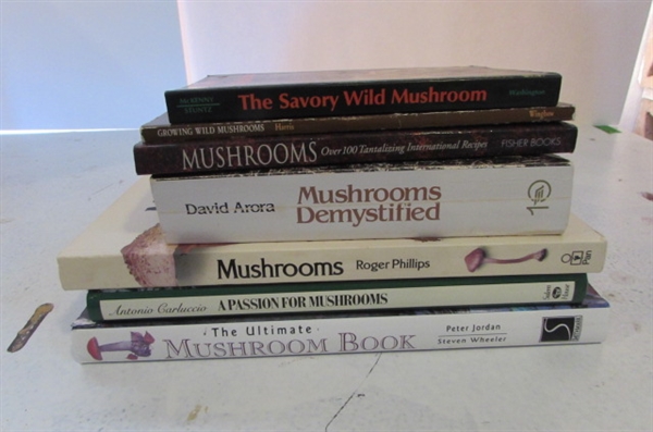 MUSHROOM BOOKS HOW TO FIND AND WHICH ONES TO EAT