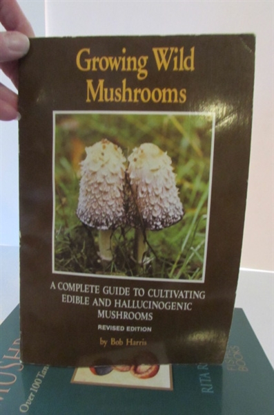 MUSHROOM BOOKS HOW TO FIND AND WHICH ONES TO EAT