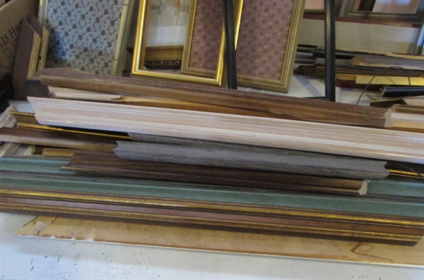 PICTURE FRAMES AND PIECES LOT IN WIRE BASKET