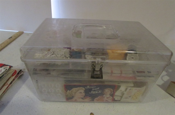 VINTAGE SEWING KIT AND ACCESSORIES WITH DUCK THREAD/SCISSOR HOLDER