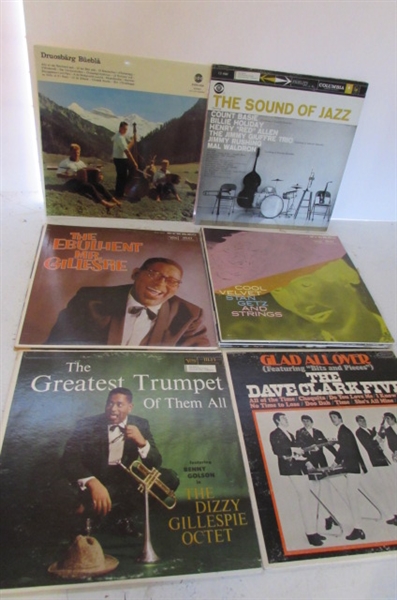 LARGE LOT OF VINTAGE OLDIES VINYL RECORDS