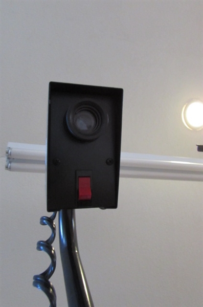 BENCH MOUNT AND HANDHELD SLIDE VIEWERS AND A VERTICAL STAND