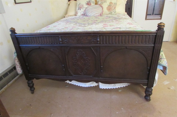 ANTIQUE FULL SIZE BED WITH BEDDING & PILLOWS