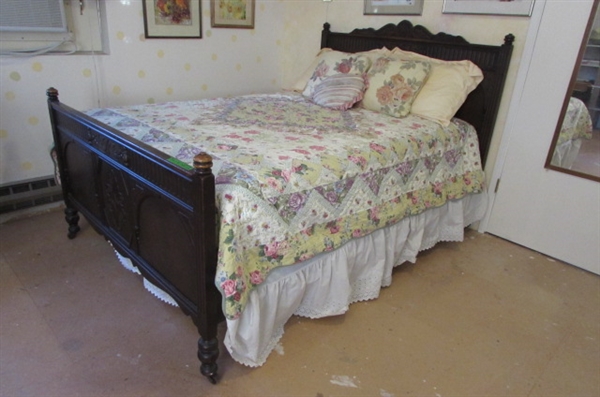 ANTIQUE FULL SIZE BED WITH BEDDING & PILLOWS