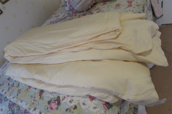 ANTIQUE FULL SIZE BED WITH BEDDING & PILLOWS