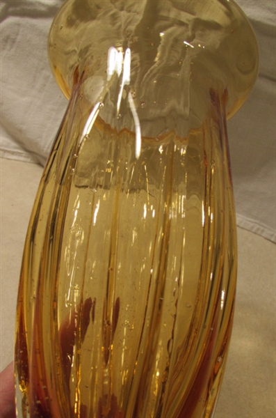 VINTAGE WINE CARAFE AND AMBER VASE