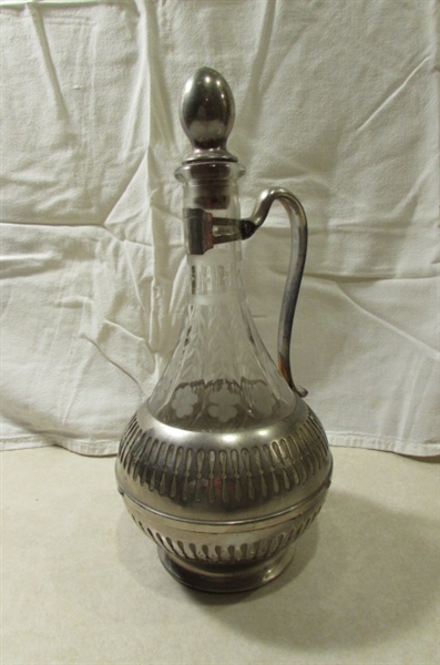 VINTAGE WINE CARAFE AND AMBER VASE