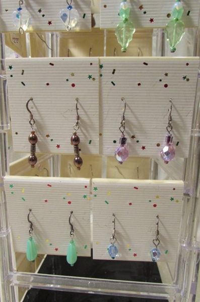 32 PAIRS OF EARRINGS - MADE BY JAN SOUSA