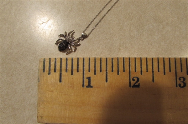 SILVER & DIAMOND BLACK WIDOW SPIDER CHARM ON SS CHAIN