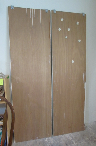 PAIR OF CLOSET DOORS