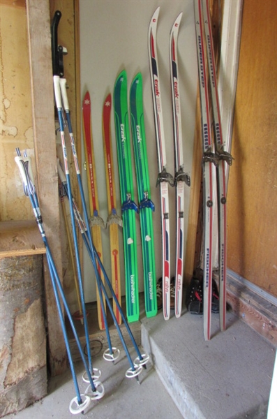 SKIS & POLES FOR THE WHOLE FAMILY